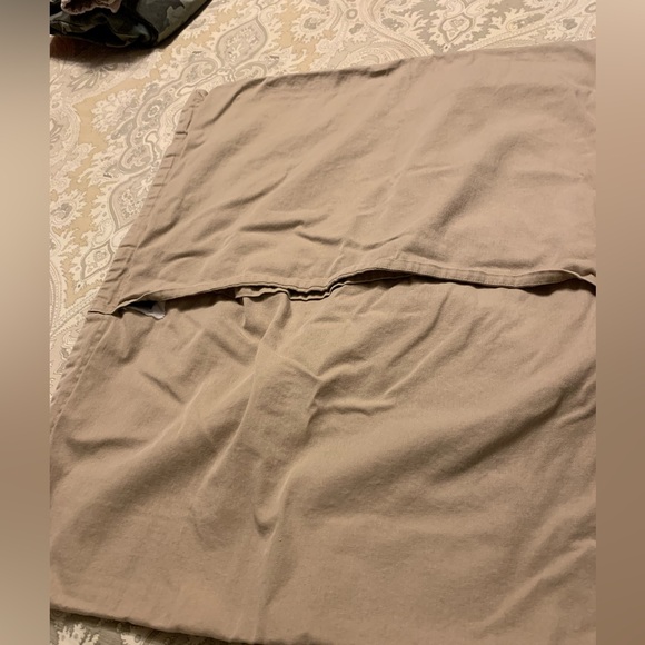 Tommy Hilfiger Set of Pillow Shams, Good Condition - Picture 5 of 13